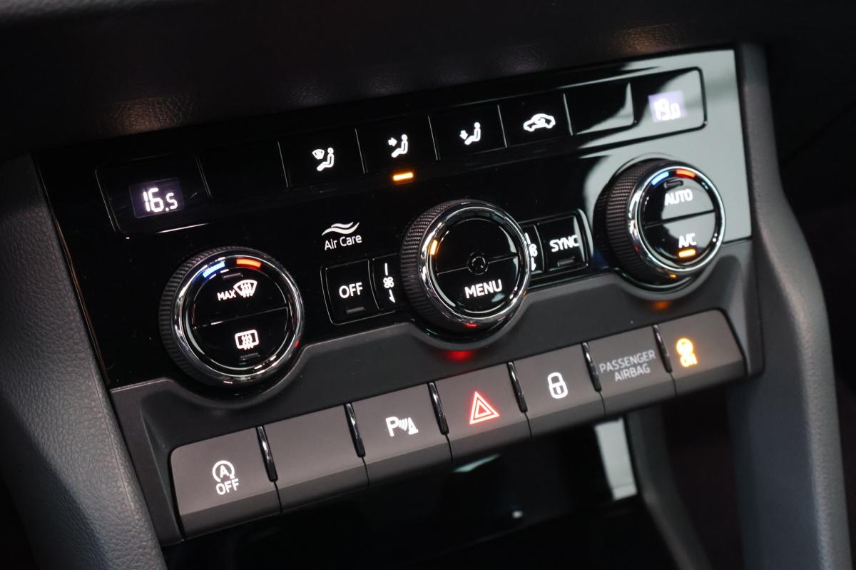 skoda-karoq-2025-gasolina-999cc