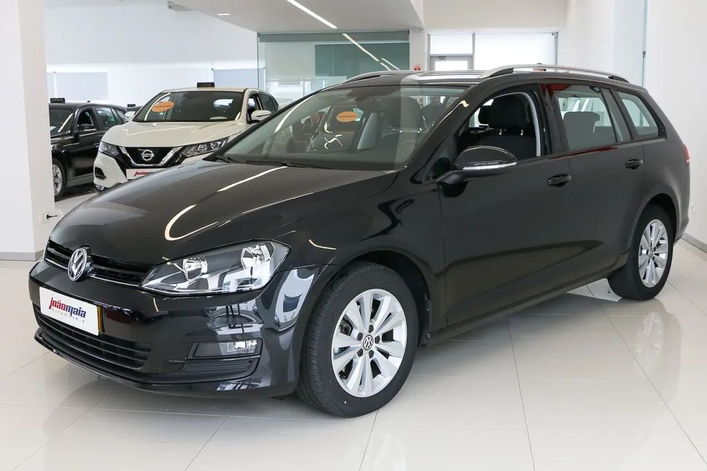 volkswagen-golf-variant-2018-diesel-1598cc