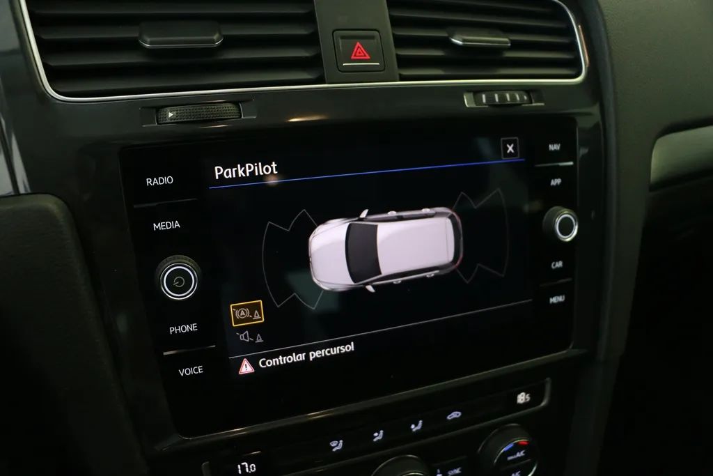 volkswagen-golf-variant-2018-diesel-1598cc