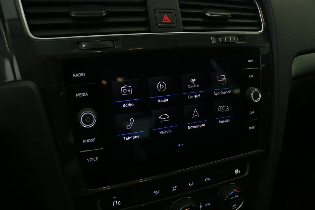 volkswagen-golf-variant-2018-diesel-1598cc