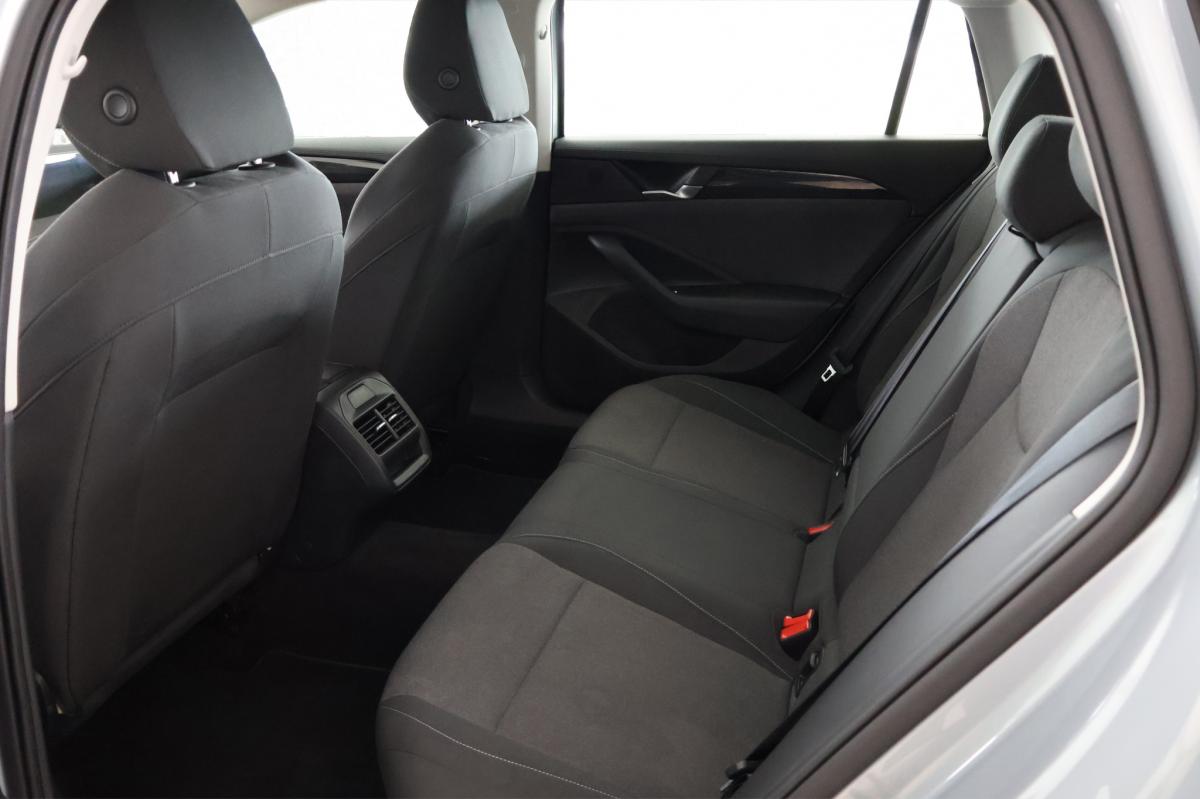 volkswagen-passat-variant-2024-hibrido-a-gasolina-1498cc