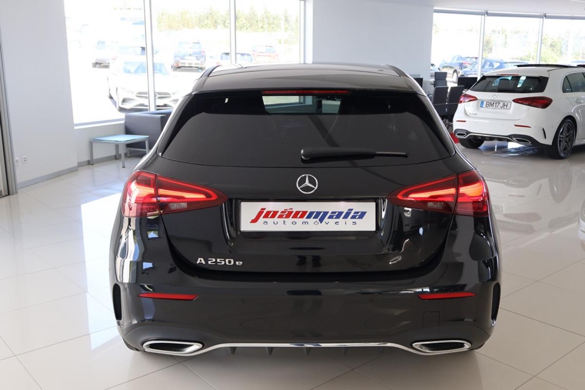 mercedes-benz-classe-a-2024-hibrido-a-gasolina-1332cc