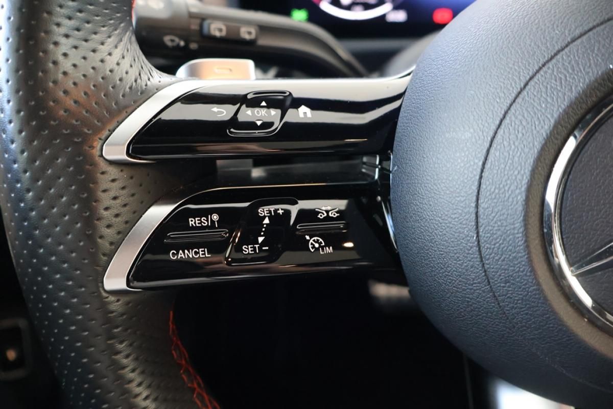 mercedes-benz-classe-a-2024-hibrido-a-gasolina-1332cc