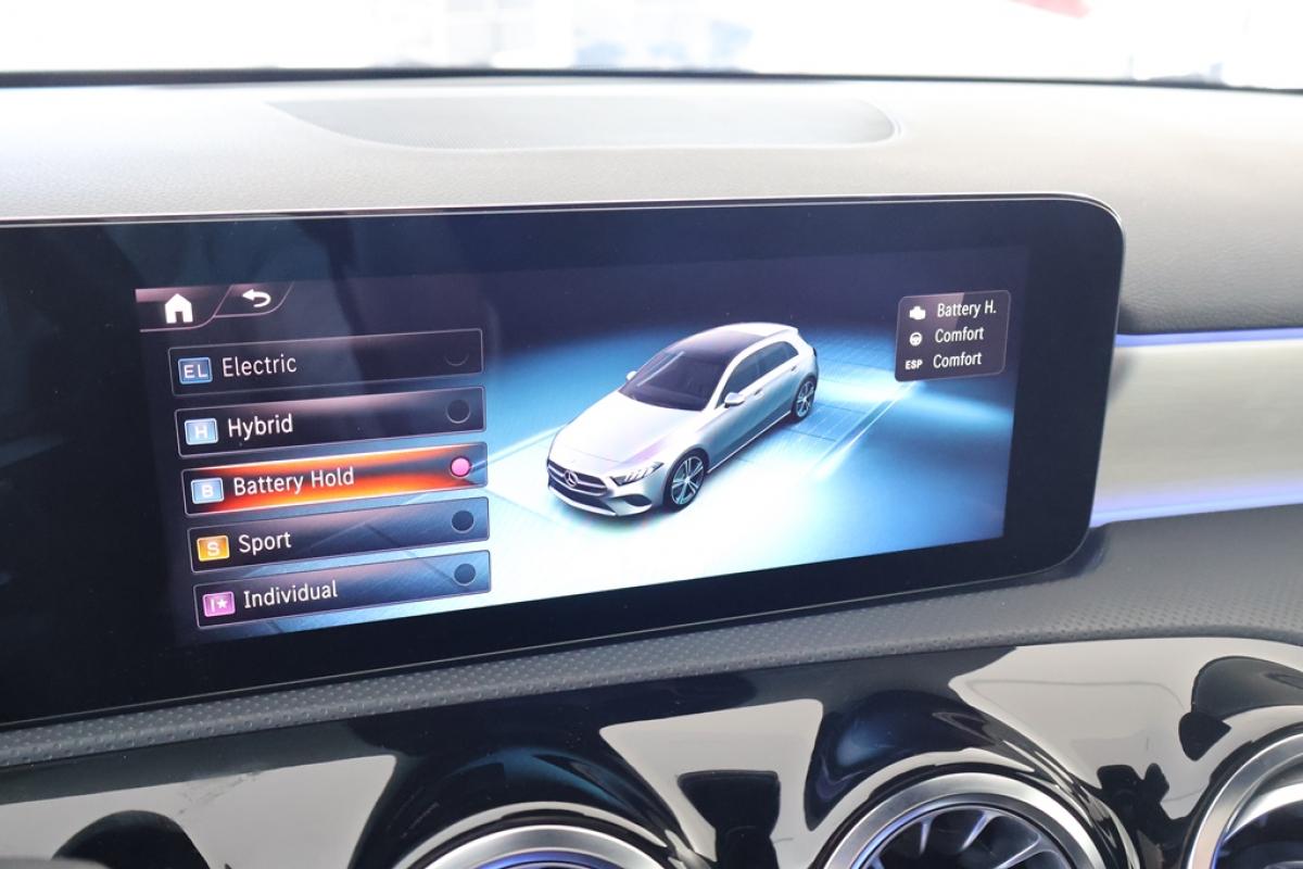 mercedes-benz-classe-a-2024-hibrido-a-gasolina-1332cc