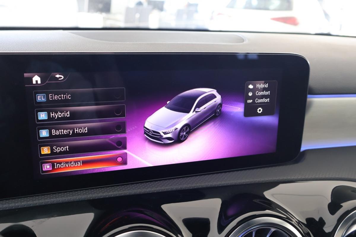 mercedes-benz-classe-a-2024-hibrido-a-gasolina-1332cc