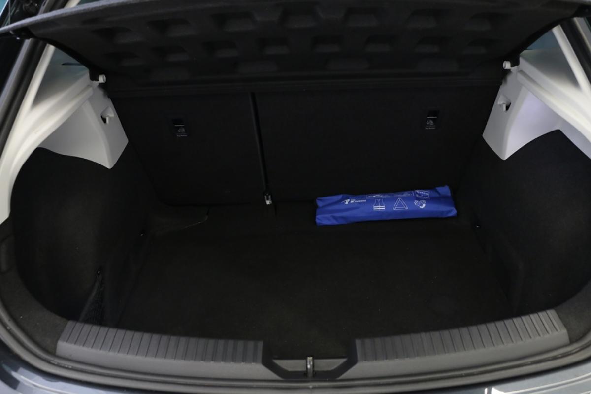 seat-leon-2019-diesel-1598cc
