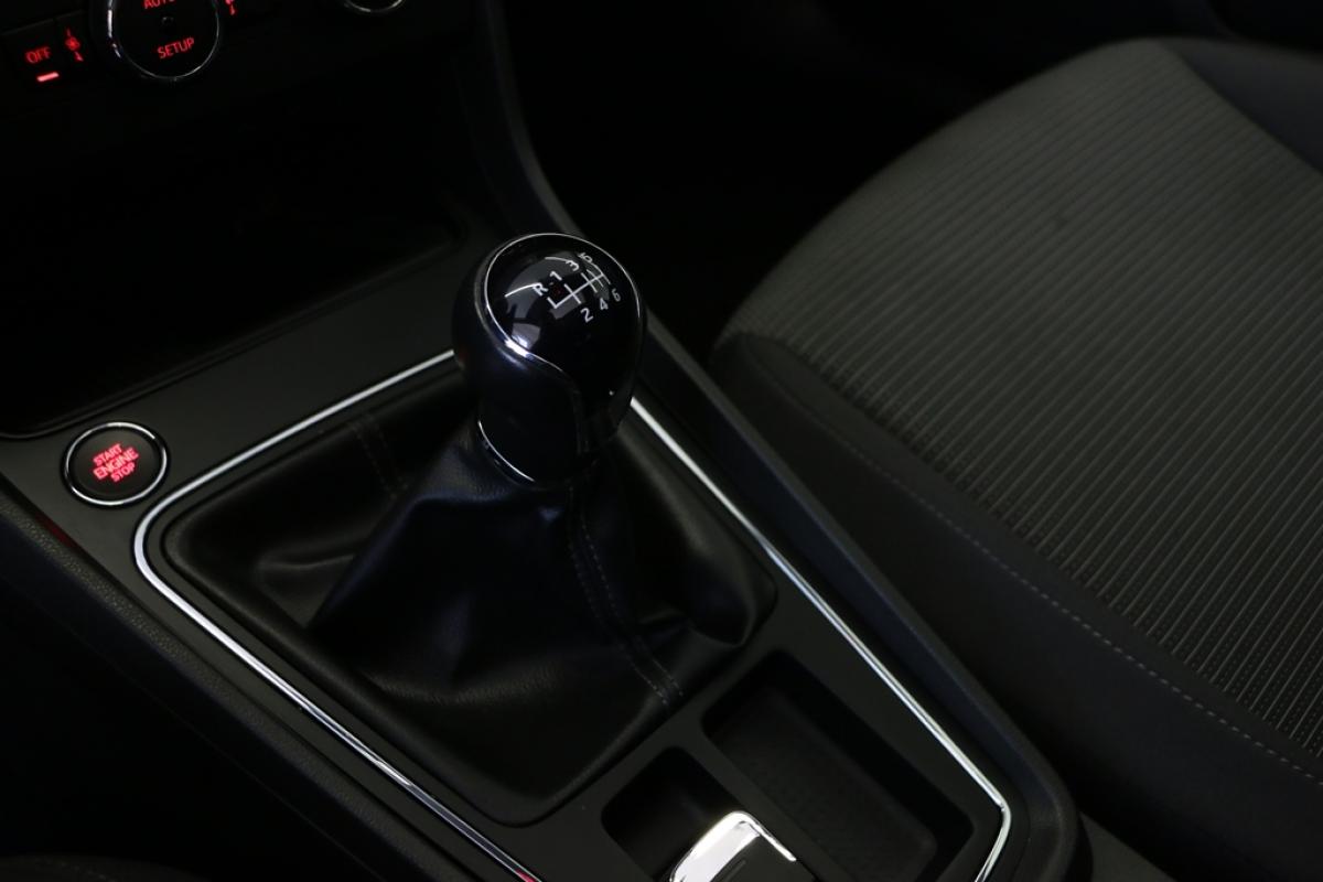 seat-leon-2019-diesel-1598cc