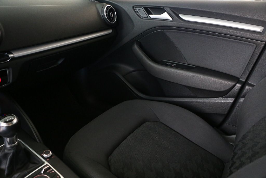 audi-a3-limousine-2015-diesel-1598cc