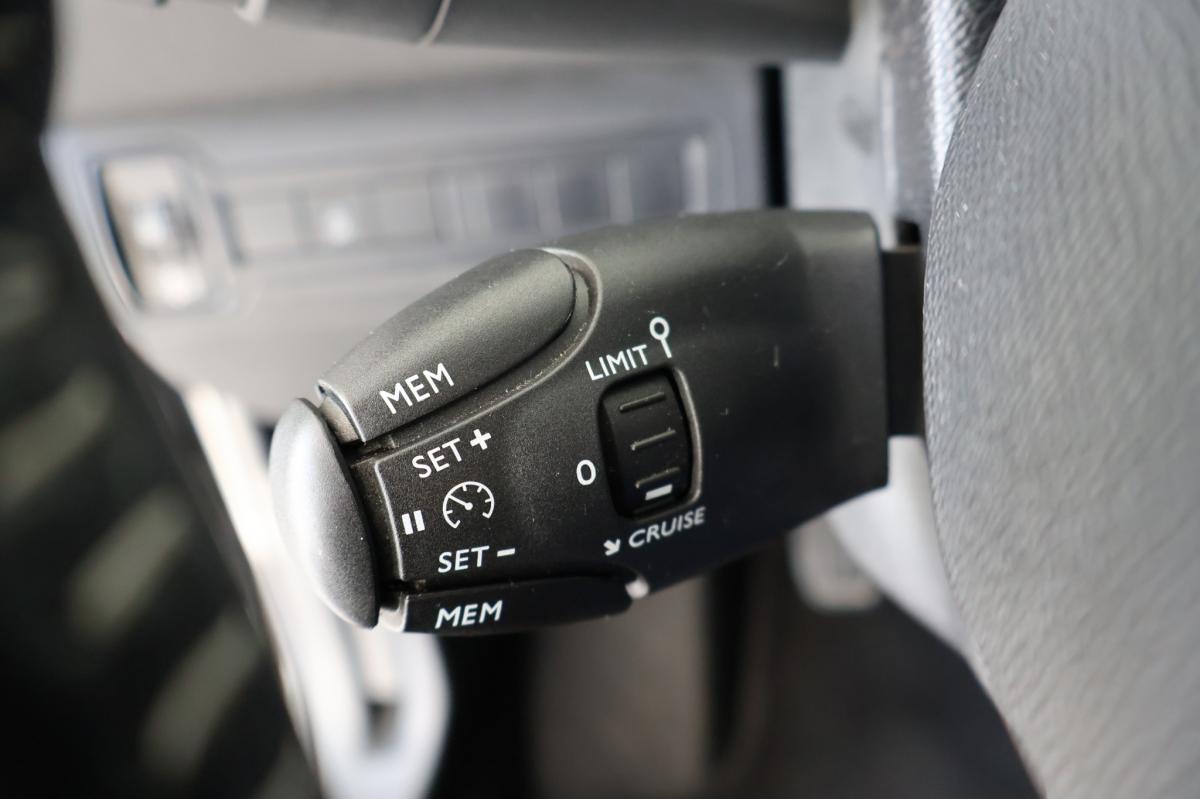 peugeot-308-sw-2019-diesel-1499cc