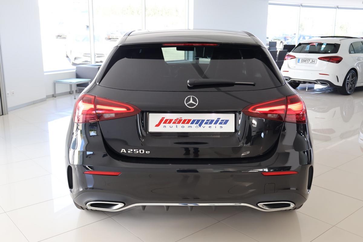 mercedes-benz-classe-a-2024-hibrido-a-gasolina-1332cc
