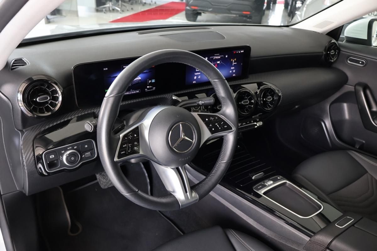 mercedes-benz-classe-a-2024-hibrido-a-gasolina-1332cc