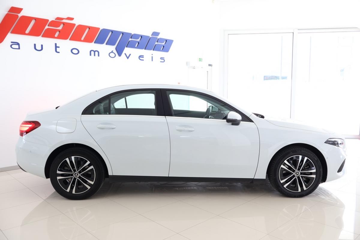 mercedes-benz-classe-a-2024-hibrido-a-gasolina-1332cc