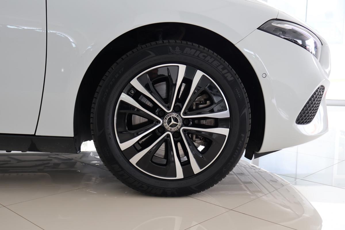 mercedes-benz-classe-a-2024-hibrido-a-gasolina-1332cc