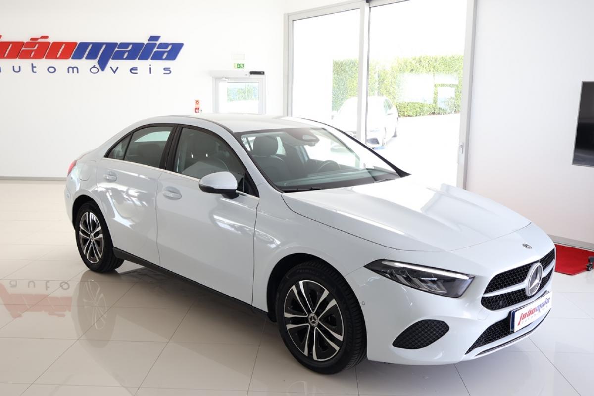 mercedes-benz-classe-a-2024-hibrido-a-gasolina-1332cc