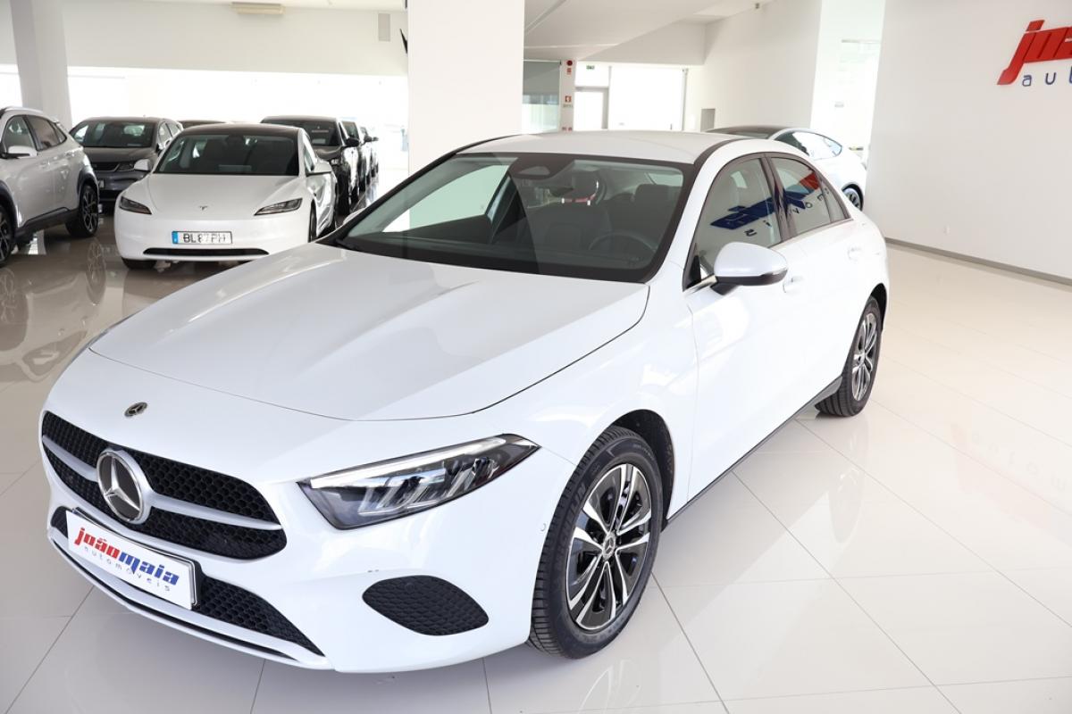 mercedes-benz-classe-a-2024-hibrido-a-gasolina-1332cc