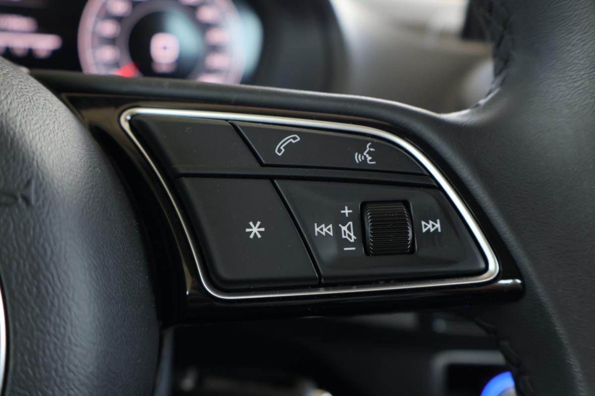 audi-q2-2024-gasolina-999cc