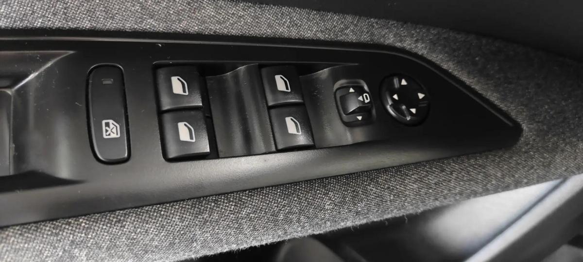 peugeot-3008-2018-diesel-1499cc