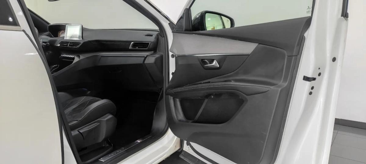peugeot-5008-2018-diesel-1997cc