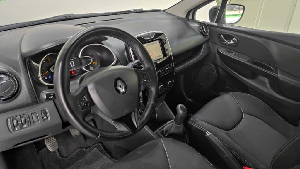 renault-clio-sport-tourer-2014-diesel-1461cc