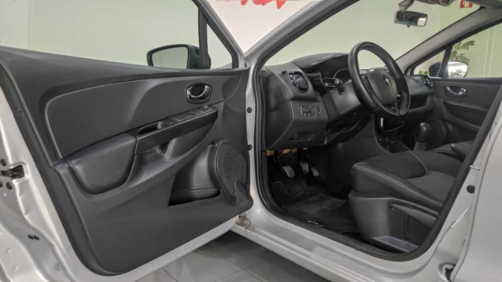 renault-clio-sport-tourer-2014-diesel-1461cc