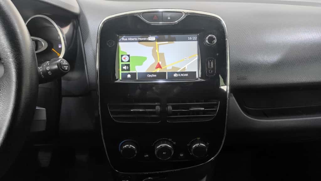 renault-clio-sport-tourer-2014-diesel-1461cc