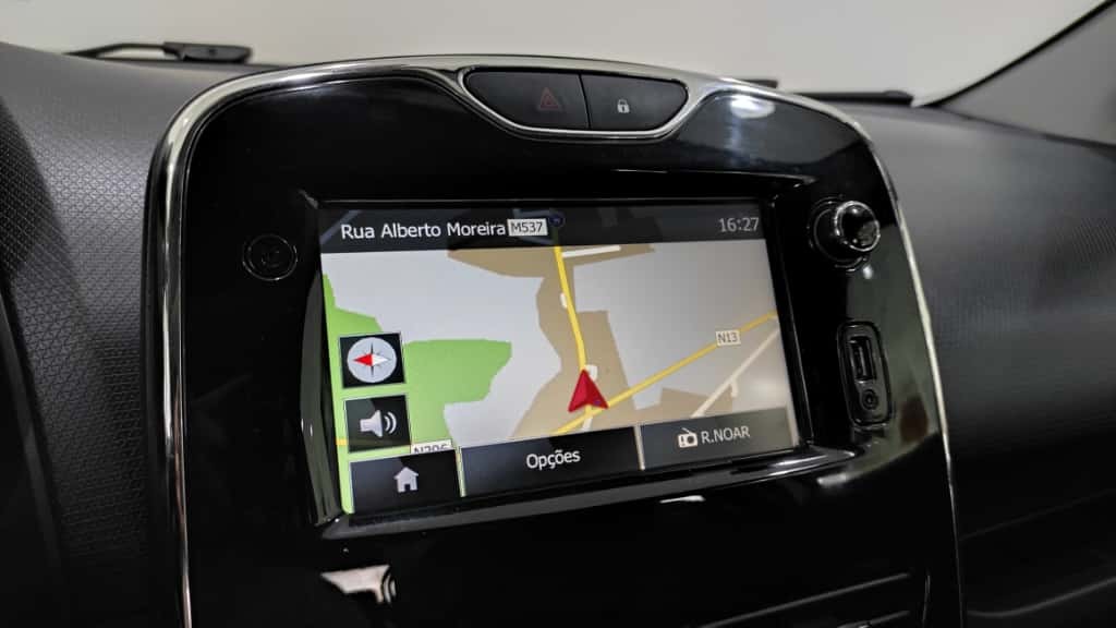 renault-clio-sport-tourer-2014-diesel-1461cc