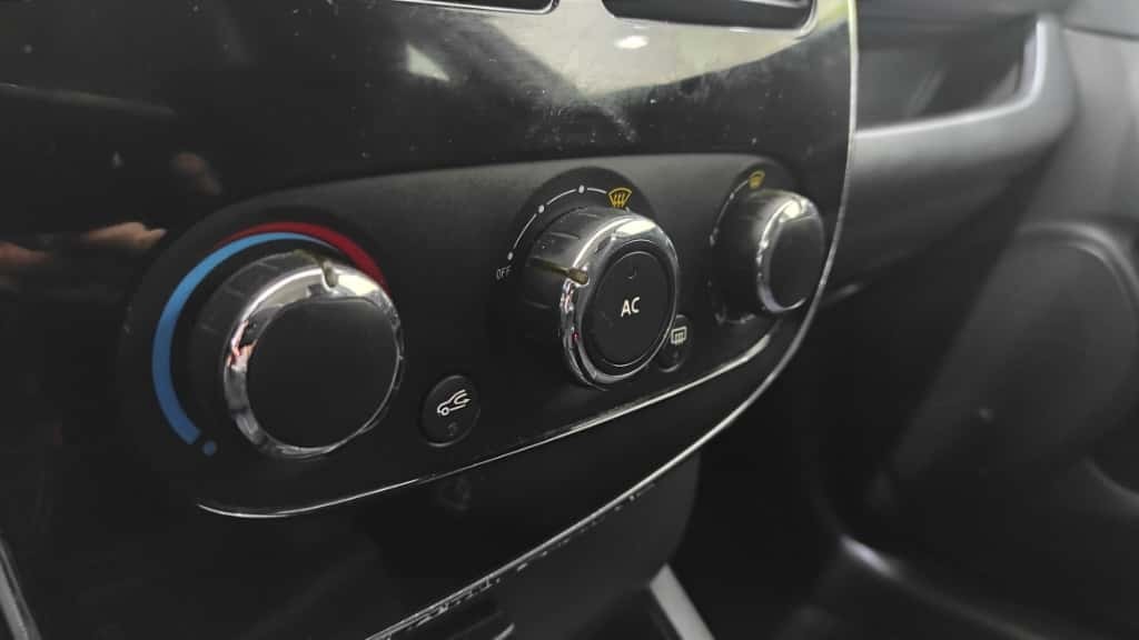 renault-clio-sport-tourer-2014-diesel-1461cc