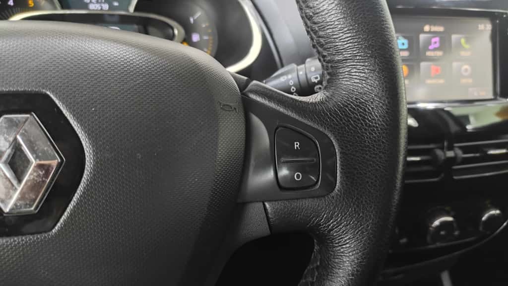 renault-clio-sport-tourer-2014-diesel-1461cc