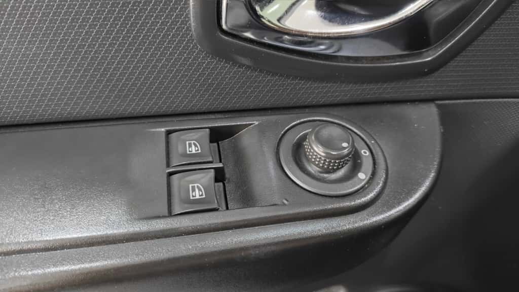 renault-clio-sport-tourer-2014-diesel-1461cc