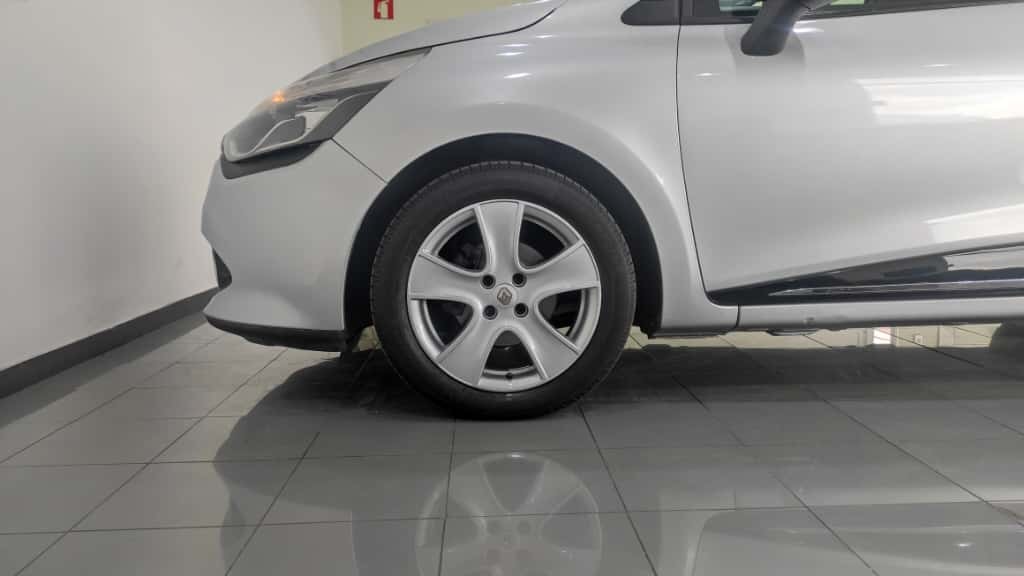 renault-clio-sport-tourer-2014-diesel-1461cc