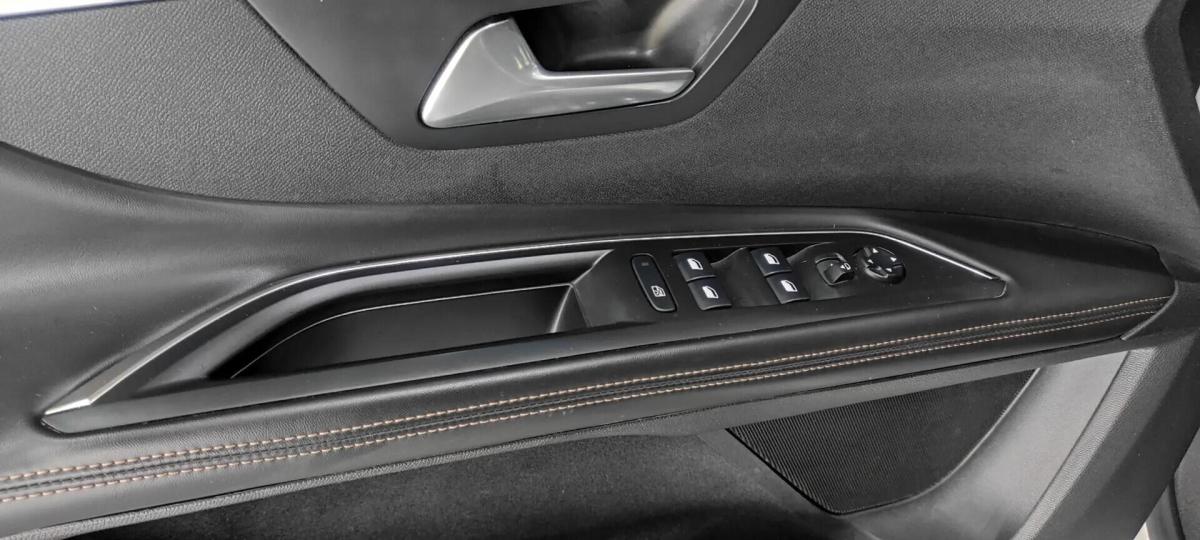 peugeot-5008-2018-diesel-1997cc