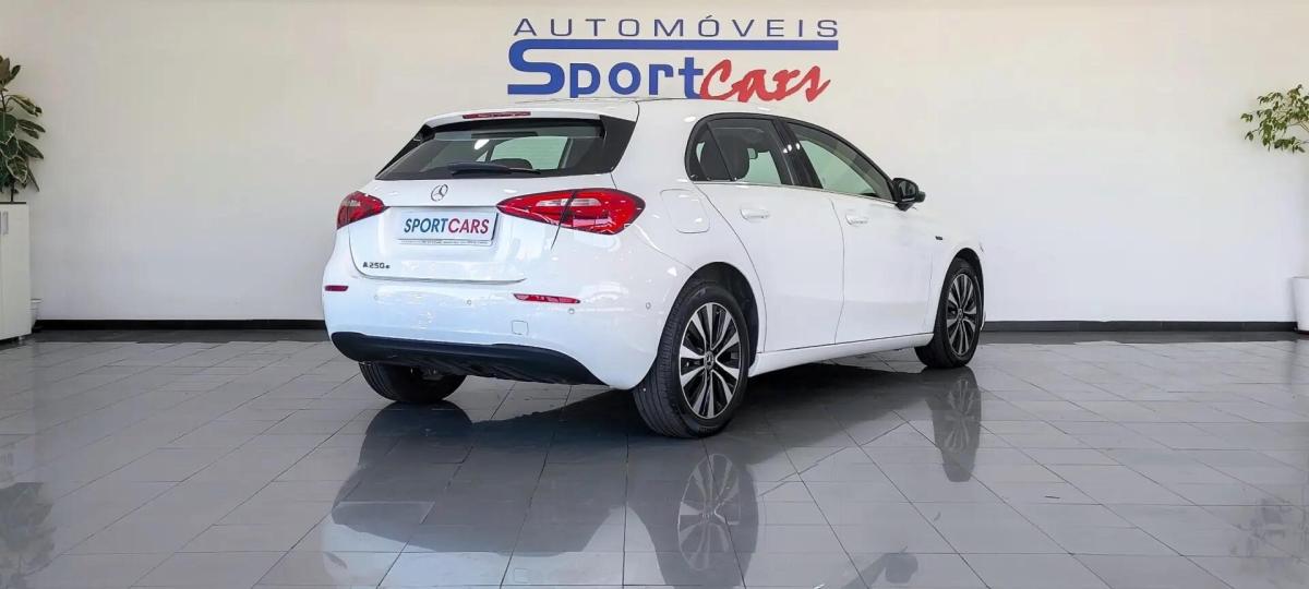 mercedes-benz-classe-a-a-250-e-2021-hibrido-a-gasolina-1332cc