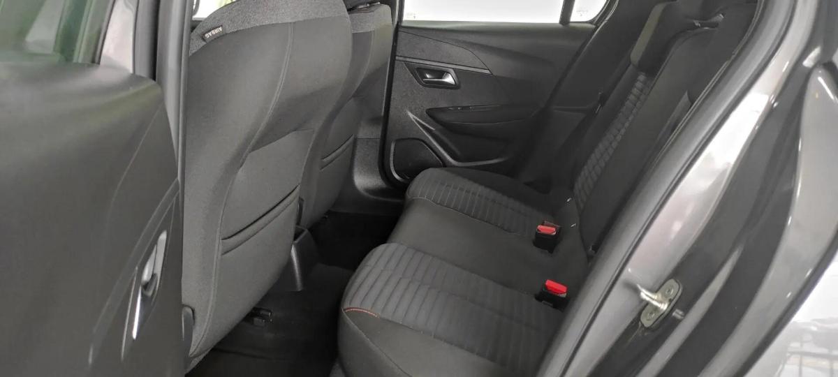 peugeot-208-2023-diesel-1499cc