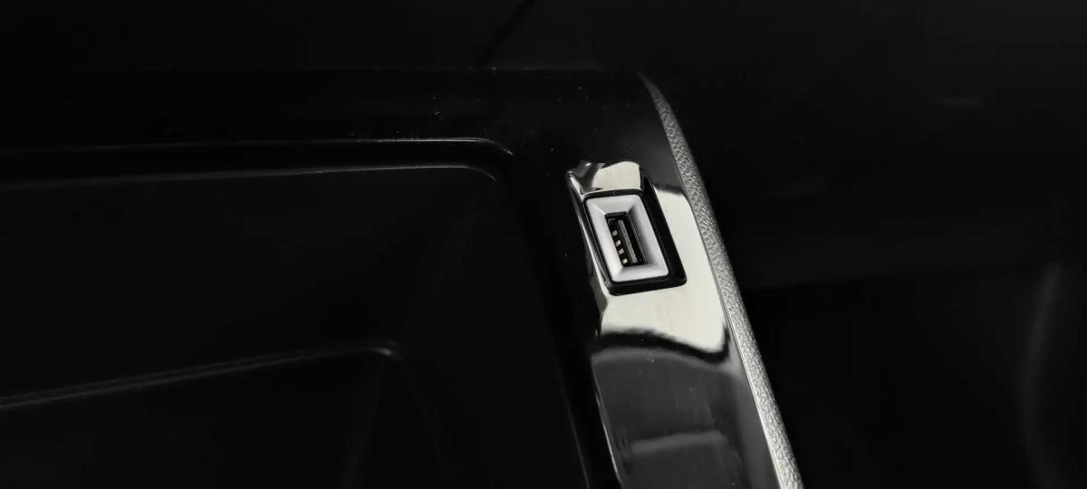 peugeot-208-2023-diesel-1499cc