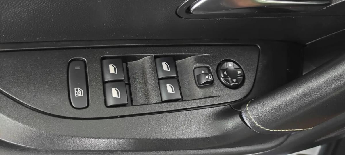 peugeot-2008-2021-gasolina-1199cc