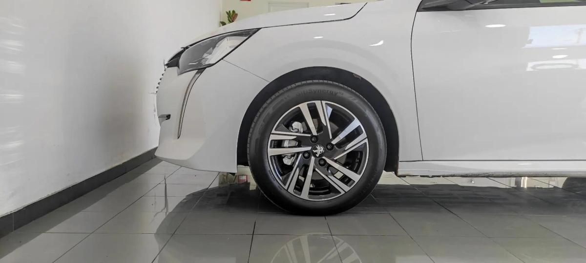 peugeot-208-2020-gasolina-1199cc