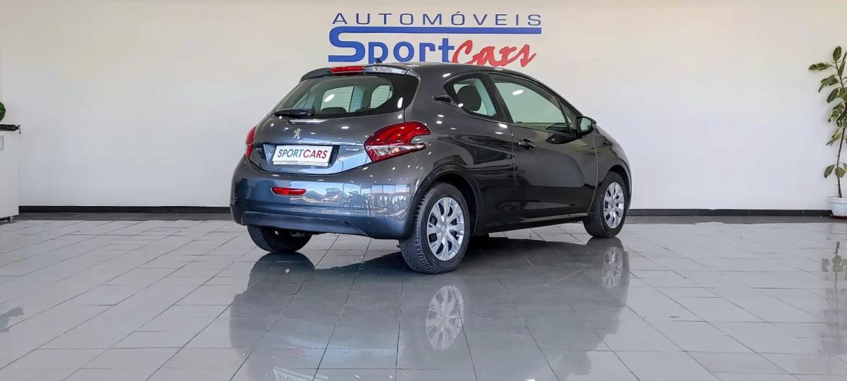 peugeot-208-2017-gasolina-1199cc