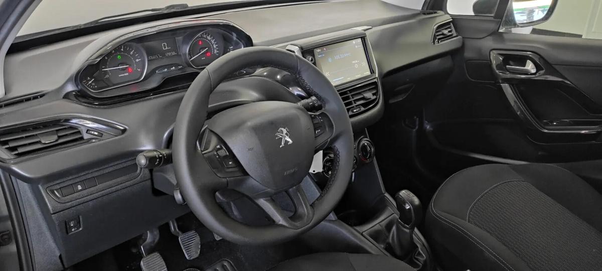 peugeot-208-2017-gasolina-1199cc