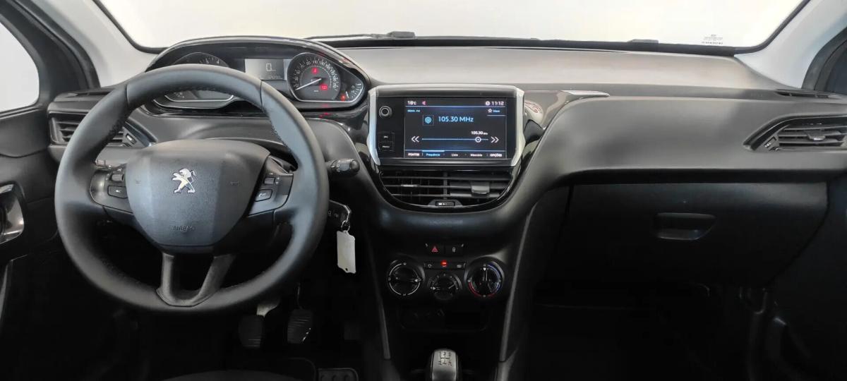 peugeot-208-2017-gasolina-1199cc