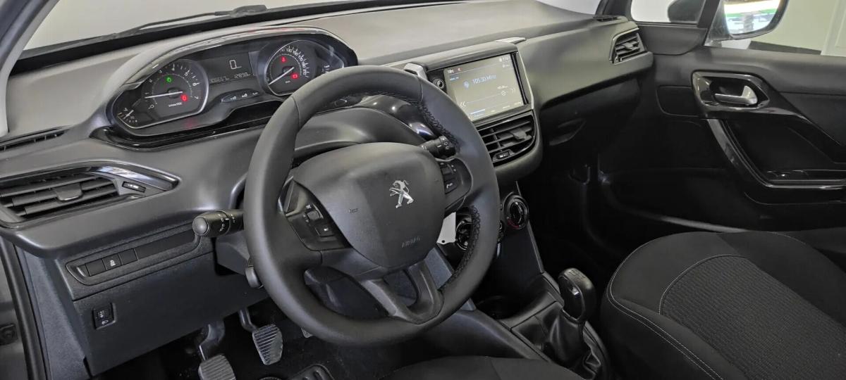 peugeot-208-2017-gasolina-1199cc