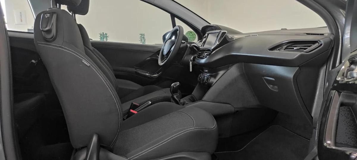 peugeot-208-2017-gasolina-1199cc