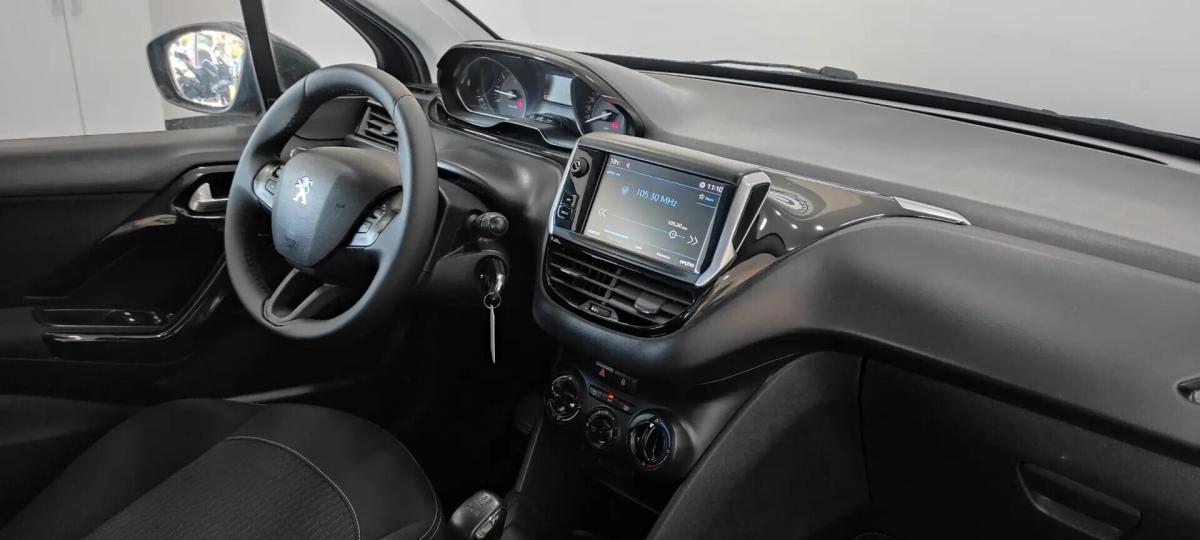 peugeot-208-2017-gasolina-1199cc