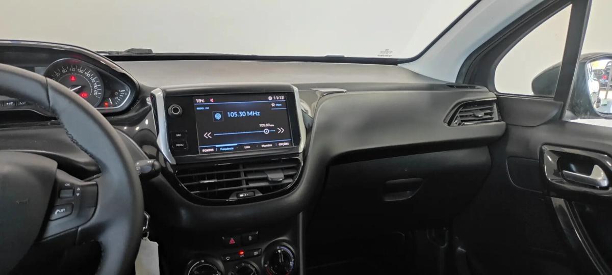 peugeot-208-2017-gasolina-1199cc