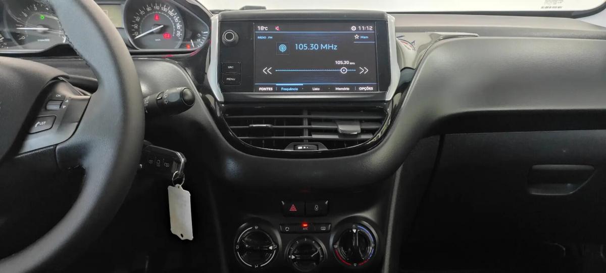 peugeot-208-2017-gasolina-1199cc