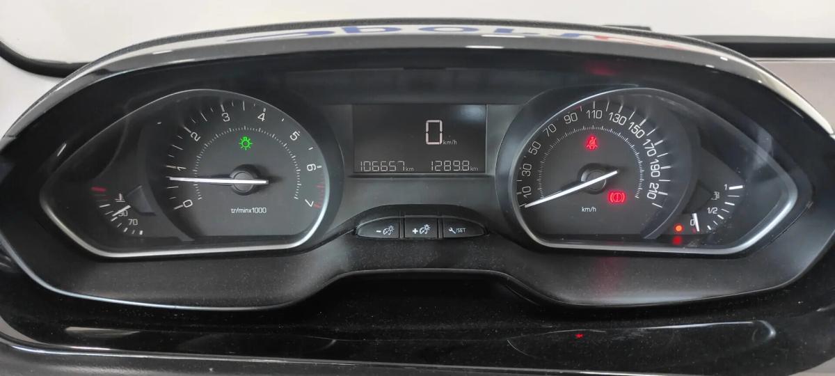 peugeot-208-2017-gasolina-1199cc