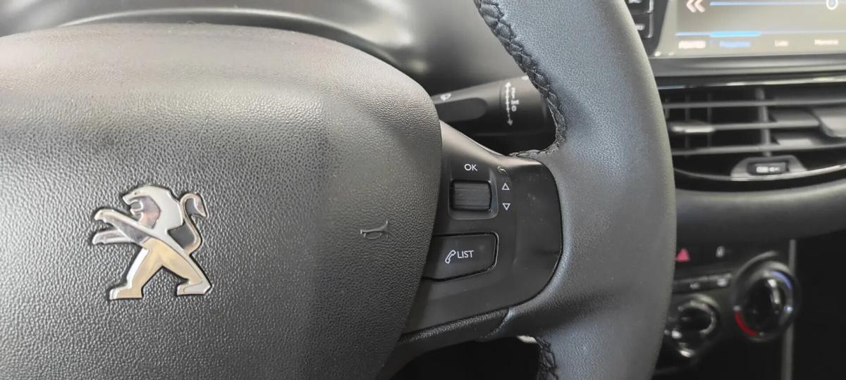 peugeot-208-2017-gasolina-1199cc