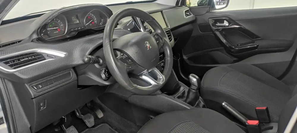 peugeot-208-2018-gasolina-1199cc