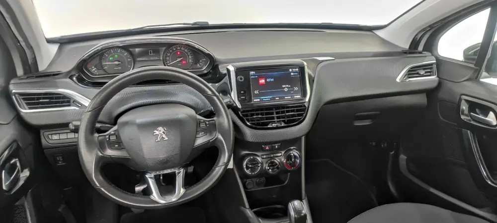 peugeot-208-2018-gasolina-1199cc