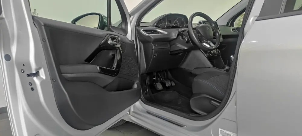 peugeot-208-2018-gasolina-1199cc