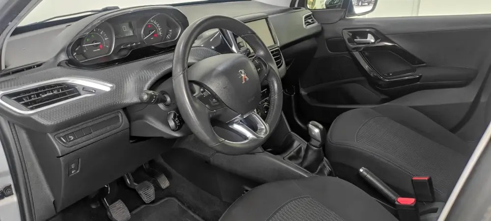 peugeot-208-2018-gasolina-1199cc